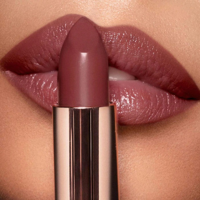 CHARLOTTE TILBURY K.I.S.S.I.N.G Lipstick Pillow Talk Deep In Pakistan 