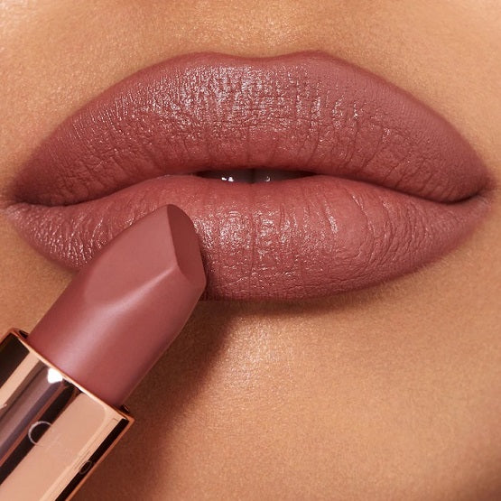 CHARLOTTE TILBURY - Super Nudes Matte Revolution Lipstick - Super Model