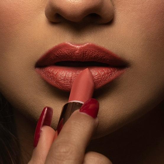 SARA Ali Cosmetics - Bullet Lipstick - Prom Night