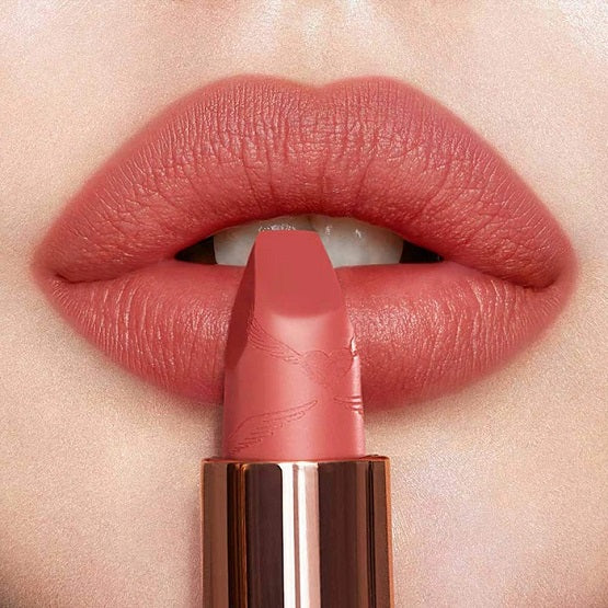 CHARLOTTE TILBURY - Matte Revolution Lipstick - Mrs. Kisses