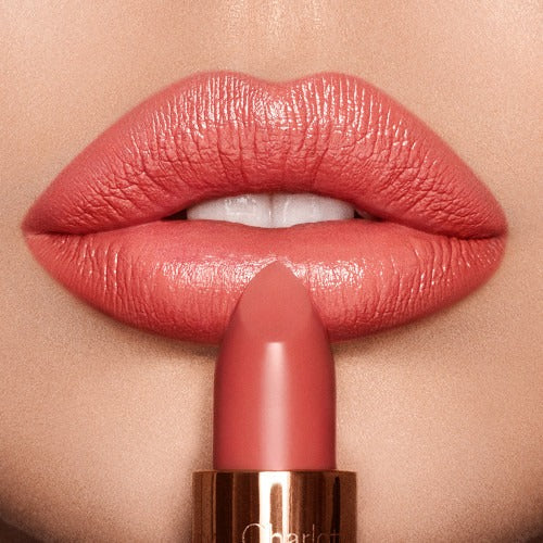 CHARLOTTE TILBURY K.I.S.S.I.N.G Lipstick Coral Kiss In Pakistan